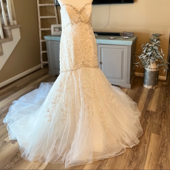 More Lee size 14 mermaid wedding gown - Picture 1 of 8